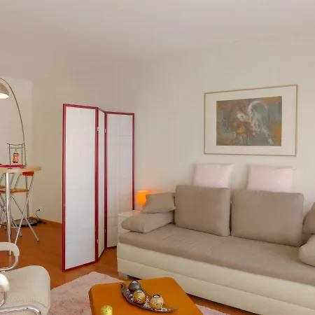 Eperon B 22 By Interhome Apartman