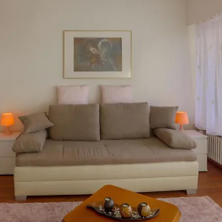 Eperon By Interhome